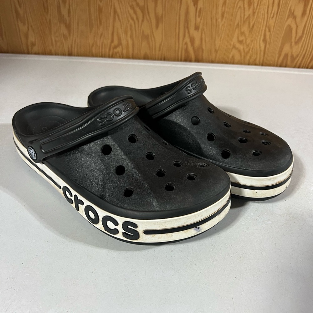 M10/W12 Black Crocs